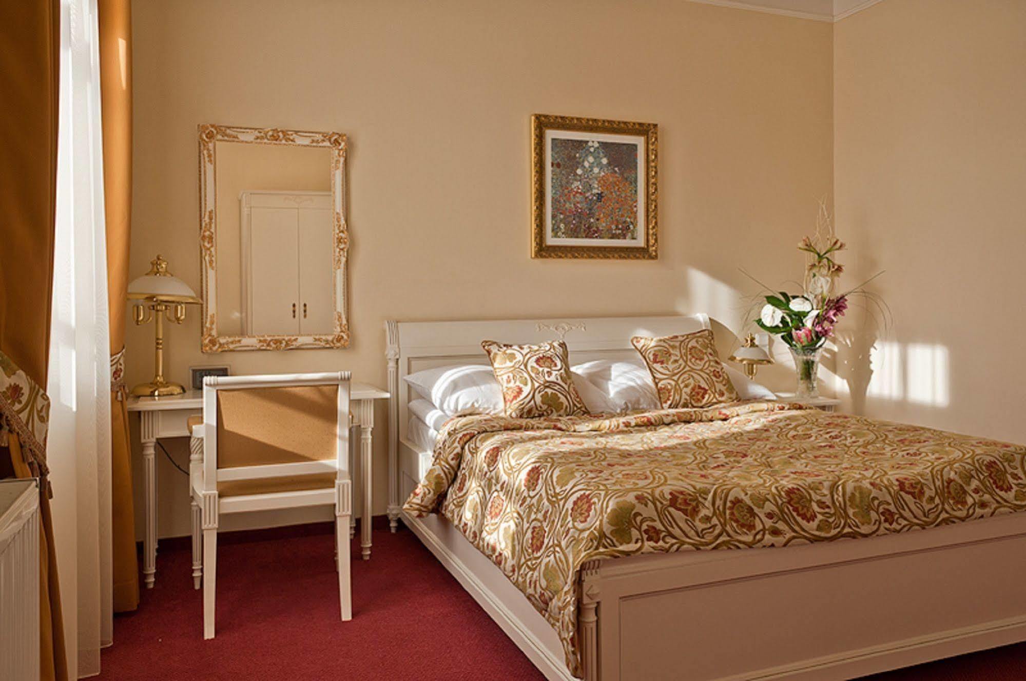 Alqush Downtown 4* Praga